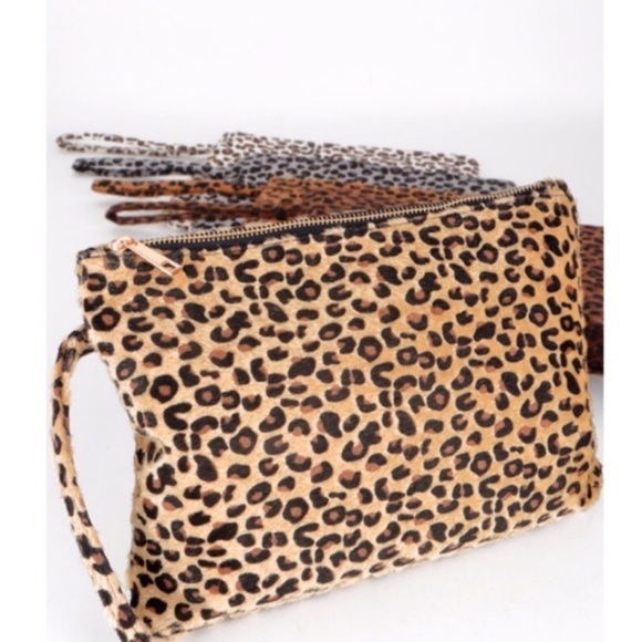 Faux Fur Animal Print Clutch/Wristlet’s - Picture 2 of 4